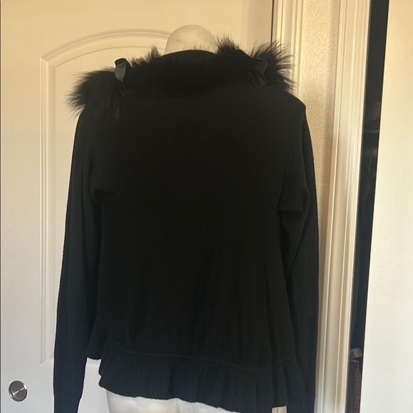 Luxurious Black Knit Cardigan with Fluffy Fur Trim - Picture 4 of 6